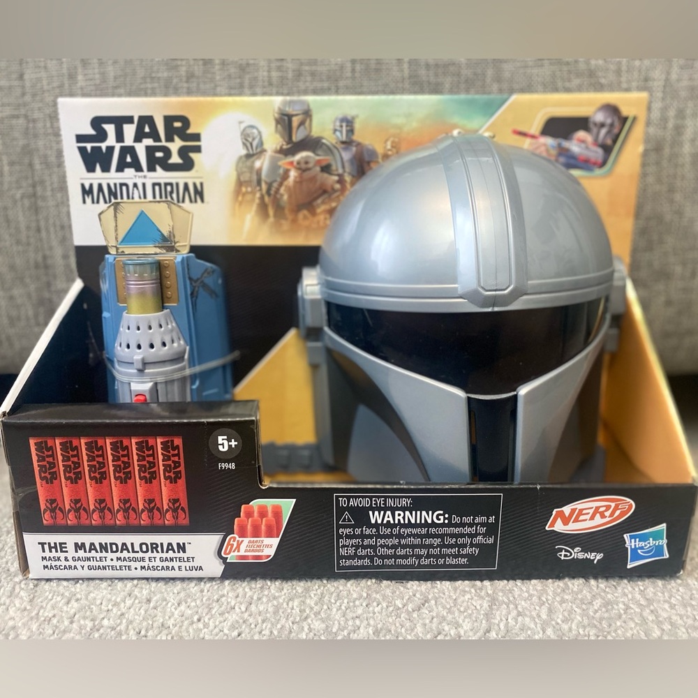 Nerf Star Wars Mandalorian Mask & Gauntlet
